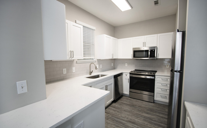 The Greens at Tryon Apartments Raleigh NC Platinum 1 Bedroom Floor Plan Upgraded Kitchen Stainless Steel Appliances Updated Cabinetry and Hardware
